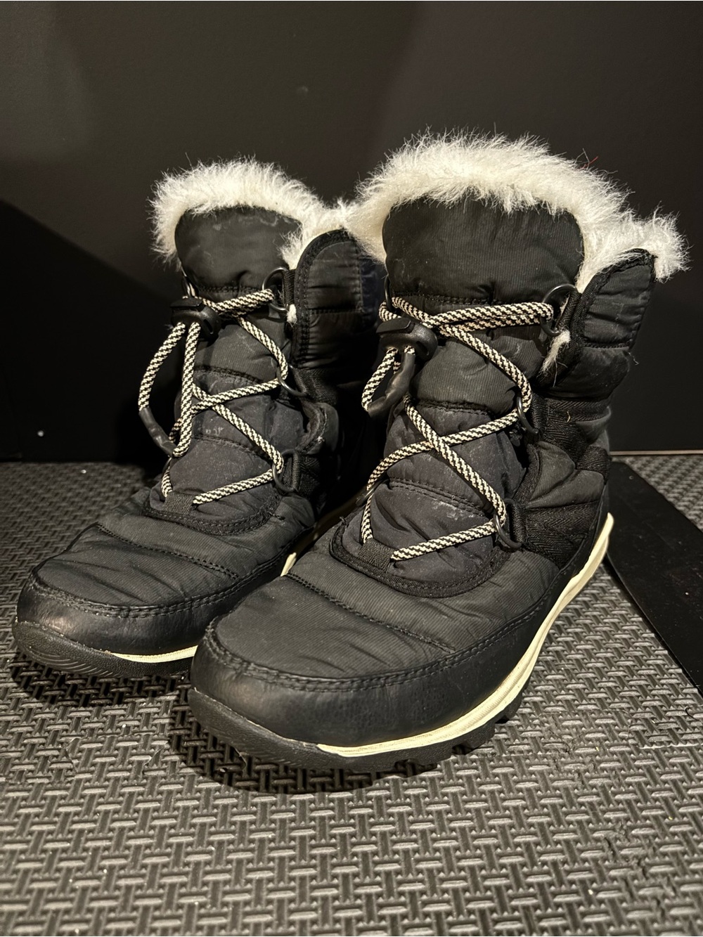 [6] Sorel Whitney Winter Boots Slip Ons